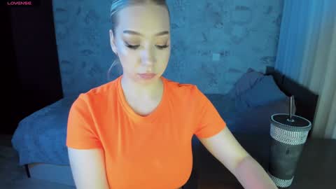 Snapshot of annabelle_art chatting on 15, 1, 2025 Annabelle online show from 15, 1, 2025