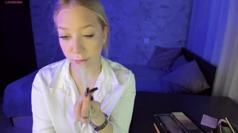 Snapshot of annabelle_art chatting on 16, 1, 2025 Annabelle online show from 16, 1, 2025