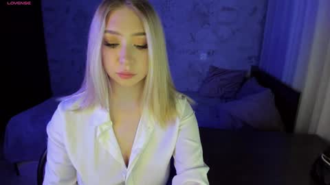 Snapshot of annabelle_art chatting on 16, 1, 2025 Annabelle online show from 16, 1, 2025