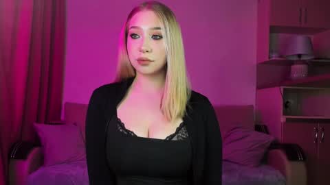 Snapshot of annabelle_art chatting on 8, 2, 2025 Annabelle online show from 8, 2, 2025