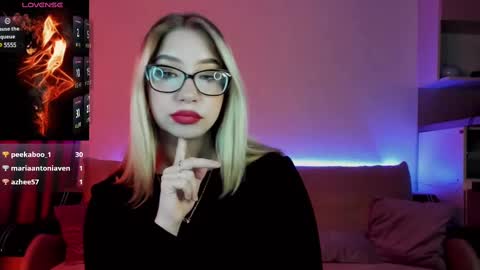 Snapshot of annabelle_art chatting on 11, 3, 2025 Annabelle online show from 11, 3, 2025