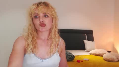 annaevv online show from 5, 10, 2025