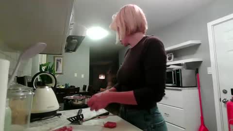 Snapshot of annakayathome chatting on 7, 10, 2025 Anna Kay online show from 7, 10, 2025