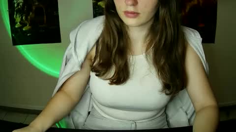 Bella online show from 19, 9, 2025