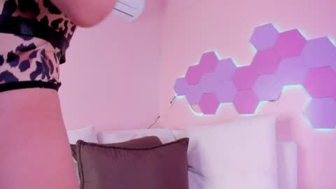 Snapshot of anne_millerr chatting on 5, 6, 2026 anne_millerr online show from 5, 6, 2026