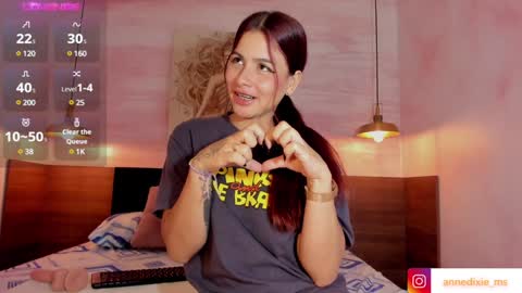 Snapshot of annedixie chatting on 5, 1, 2025 Anne online show from 5, 1, 2025