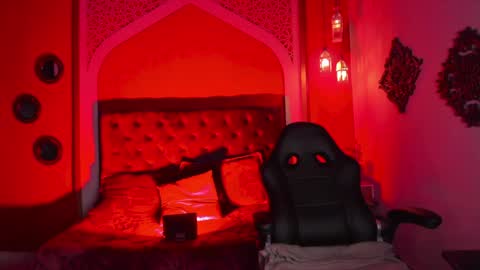 Anne  online show from 1, 2, 2025