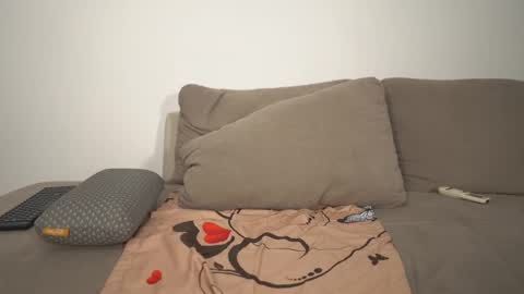 Annemanifique  Anne   Lara Kelly  online show from 24, 2, 2025