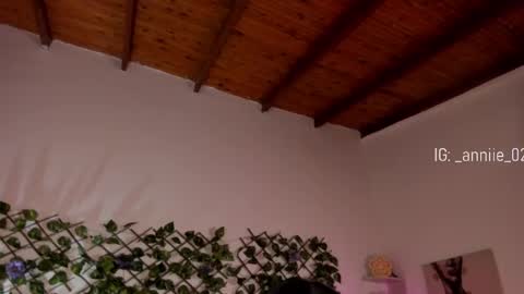 annie_barozzi online show from 9, 3, 2025