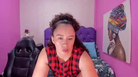Snapshot of annie_bowie chatting on 9, 6, 2026 online show from 9, 6, 2026