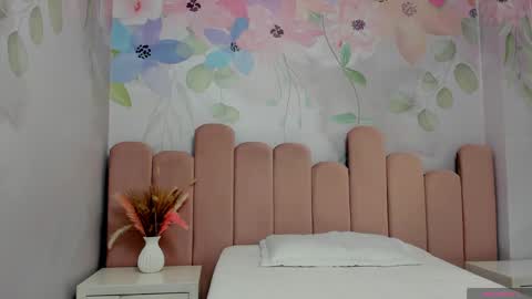 annie_cute18 online show from 17, 1, 2025