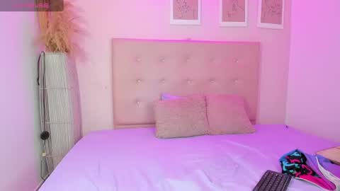 annie_dolce_ online show from 30, 6, 2026