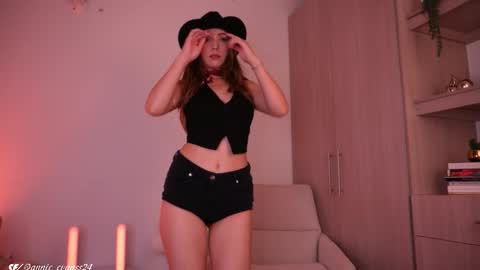 Annie Evans online show from 31, 10, 2025