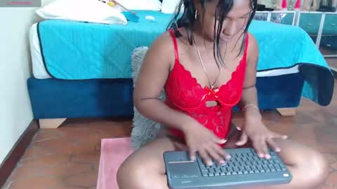 annie_scott_ online show from 12, 1, 2025
