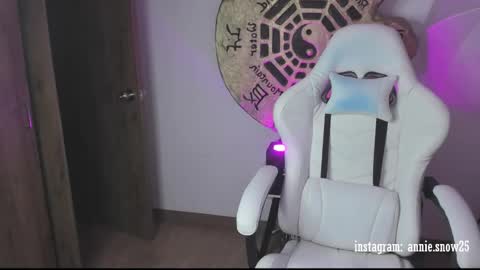 JEANNE no olvides seguirme dont forget follow me  uu online show from 22, 2, 2025