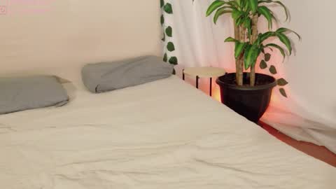 Snapshot of annie_val chatting on 1, 2, 2026 Annie Valeria online show from 1, 2, 2026