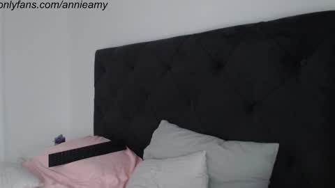 Annie online show from 10, 3, 2025