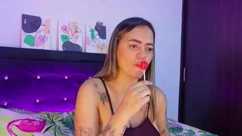 Snapshot of anniecollins6991 chatting on 7, 1, 2026 AnnieCollins69 online show from 7, 1, 2026