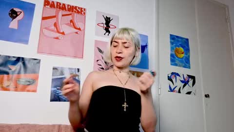 annietinky online show from 4, 11, 2025