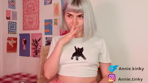 annietinky online show from 13, 4, 2026