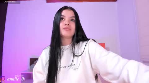 Snapshot of anniie_0 chatting on 1, 10, 2025 Annie online show from 1, 10, 2025