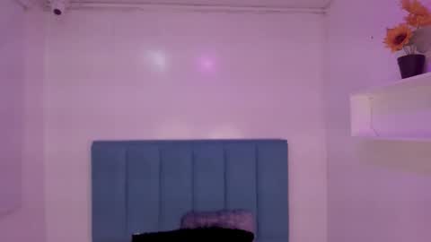 Annie Evans  online show from 9, 10, 2025