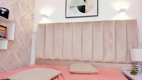 Annie Queen online show from 30, 11, 2025