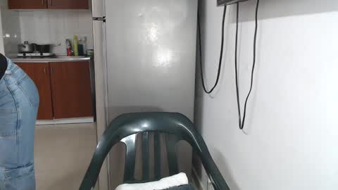 anntonella_squirt online show from 4, 11, 2025