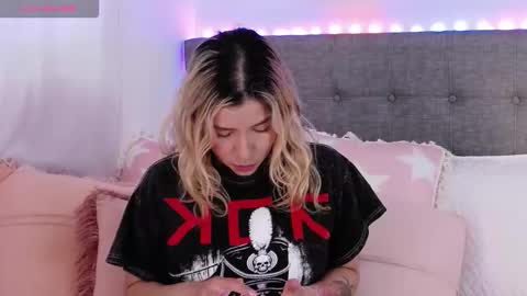 Snapshot of anntonellalee chatting on 11, 2, 2026 Antonella Lee online show from 11, 2, 2026