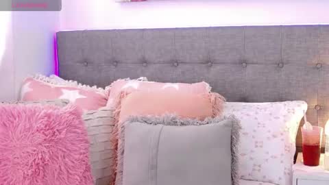 Snapshot of anntonellalee chatting on 28, 5, 2026 Antonella Lee online show from 28, 5, 2026