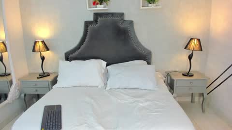 Anntonia Woods  online show from 26, 12, 2024