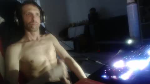 LoyalDog online show from 1, 5, 2026