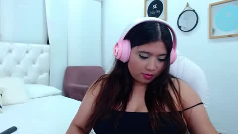 ANNY LOUIS online show from 5, 1, 2025