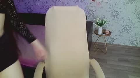 Annie online show from 28, 2, 2025