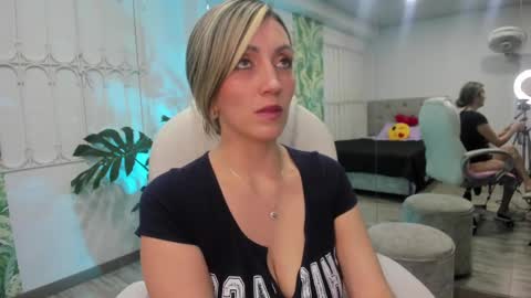 Snapshot of anny_sweet72 chatting on 9, 9, 2025 Anny online show from 9, 9, 2025