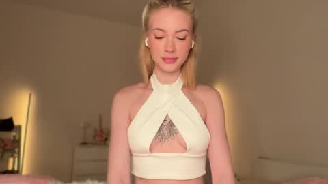Snapshot of annybastet chatting on 2, 6, 2026 Anny online show from 2, 6, 2026