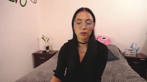 Anny online show from 1, 3, 2025