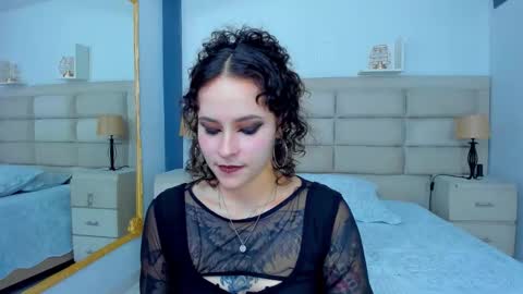 Snapshot of annythomsonn chatting on 11, 9, 2025 AnnyT online show from 11, 9, 2025