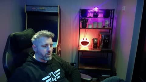 Snapshot of anonymousblokeuk chatting on 4, 1, 2025 anonymousblokeuk online show from 4, 1, 2025