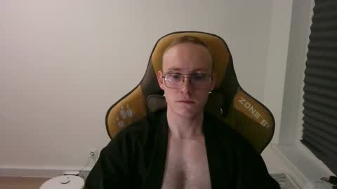 Snapshot of anthonythorn chatting on 19, 10, 2025 anthonythorn online show from 19, 10, 2025