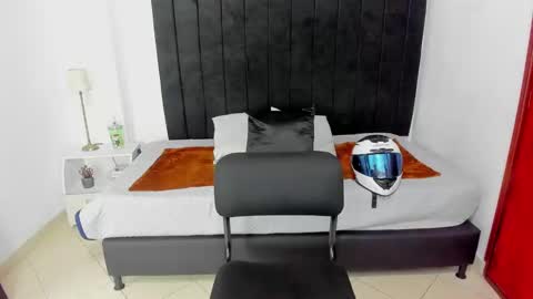       online show from 14, 1, 2025