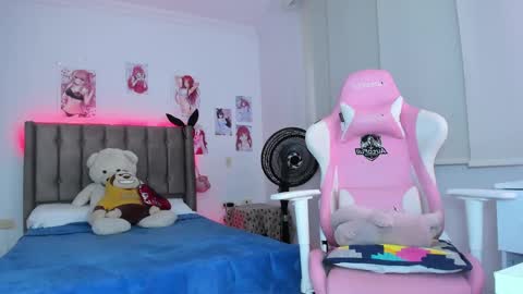 Antonella online show from 12, 12, 2024