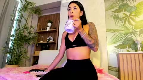Snapshot of antonella_rossi24 chatting on 30, 4, 2026 Antonella Rossi online show from 30, 4, 2026