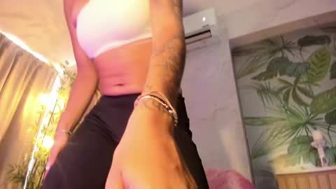 Snapshot of antonella_rossi24 chatting on 8, 5, 2026 Antonella Rossi online show from 8, 5, 2026