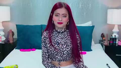Snapshot of antonellaescudero chatting on 2, 8, 2026 AntonellaEscudero online show from 2, 8, 2026