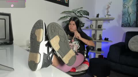 Antonella  online show from 1, 4, 2026