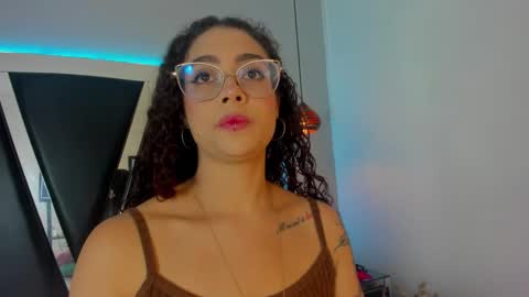 A N T O N E L L E  online show from 19, 1, 2025