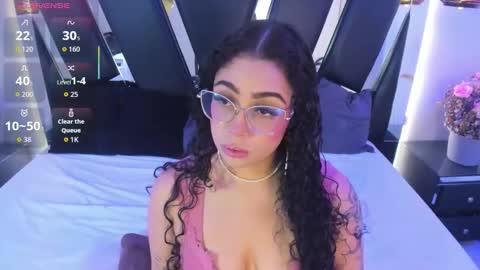 A N T O N E L L E  online show from 19, 11, 2025