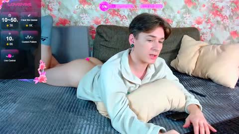 Snapshot of antonylewis chatting on 28, 1, 2025 YummyTony online show from 28, 1, 2025