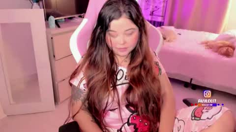   Independent model  online show from 14, 11, 2025